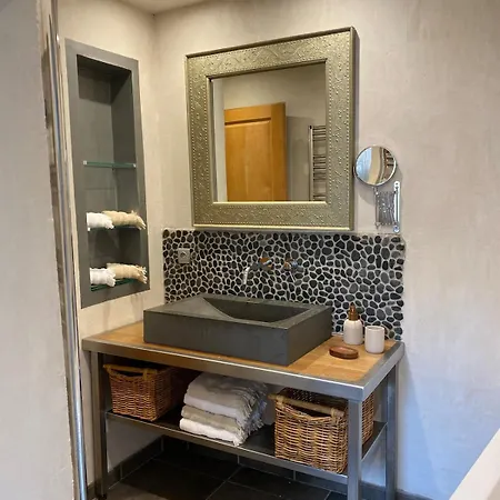 Perle Rare Vieux Port Apartment *